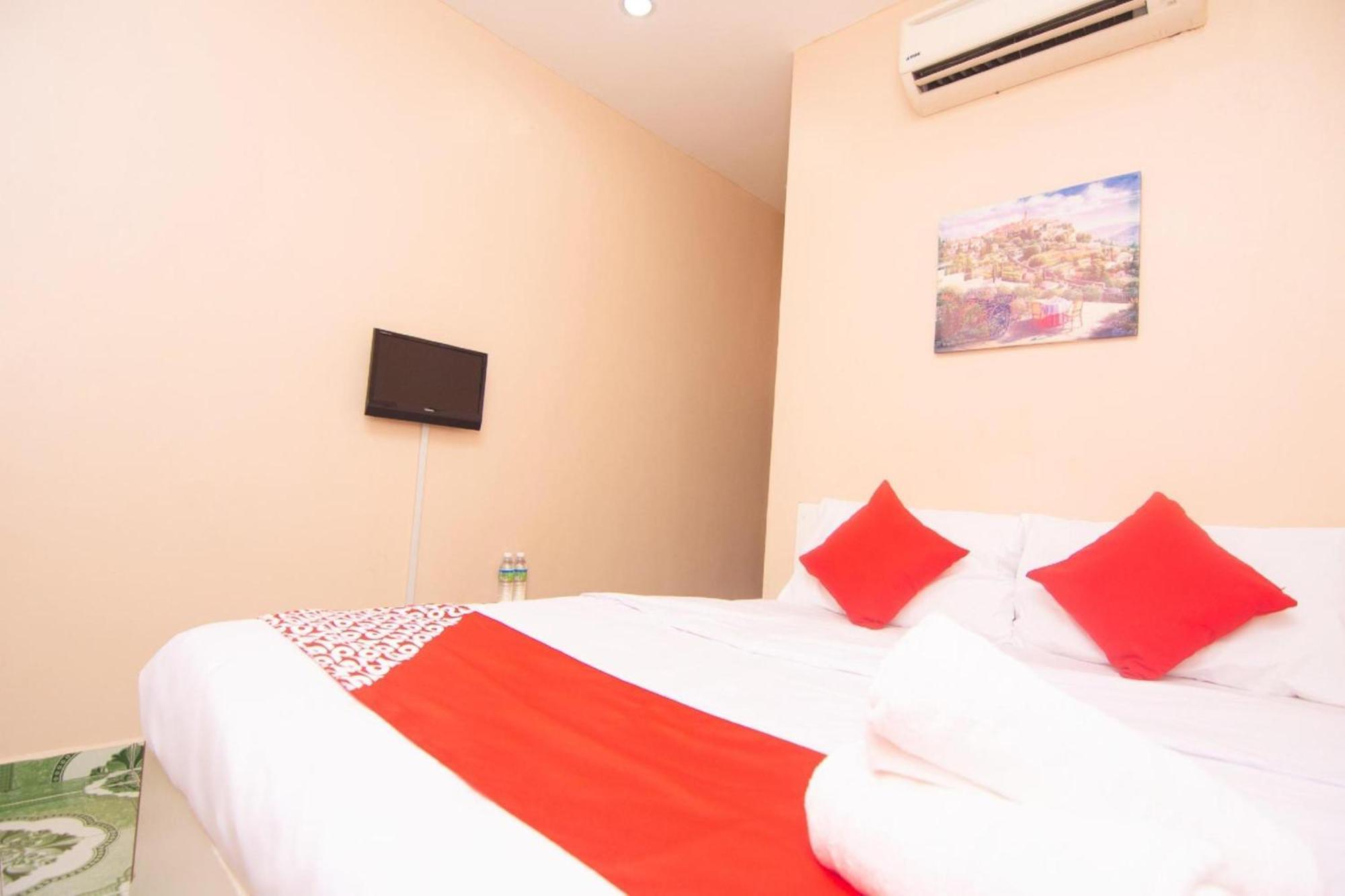 Oyo 1224 Hotel Hajah Rohayah Танджунґ-Малім Екстер'єр фото