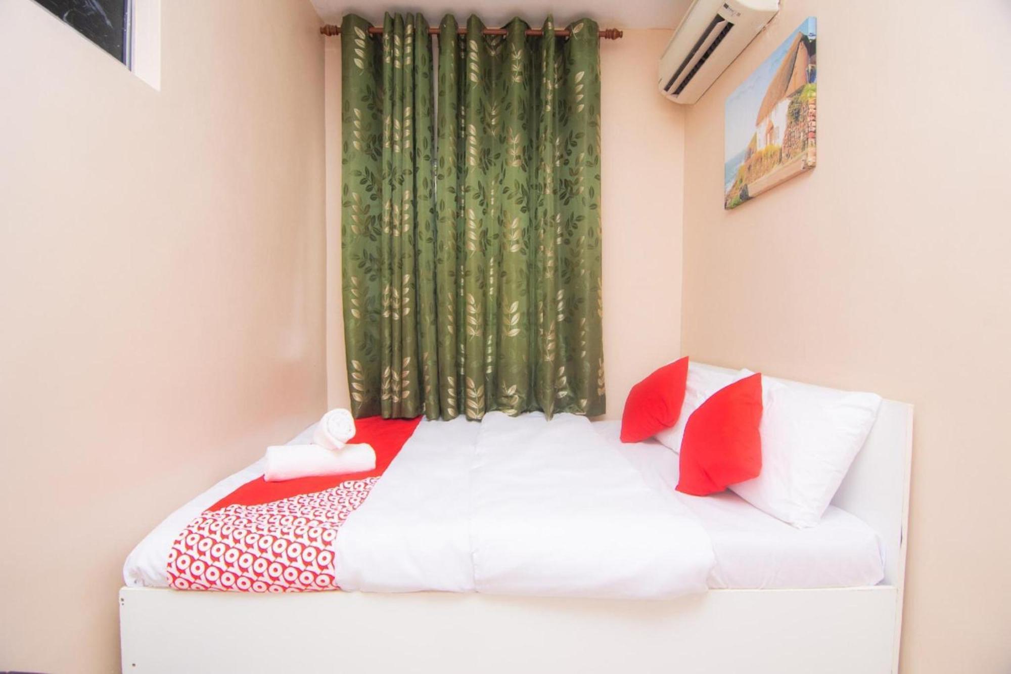 Oyo 1224 Hotel Hajah Rohayah Танджунґ-Малім Екстер'єр фото