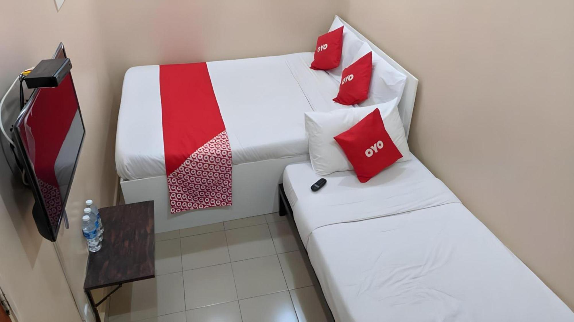 Oyo 1224 Hotel Hajah Rohayah Танджунґ-Малім Екстер'єр фото