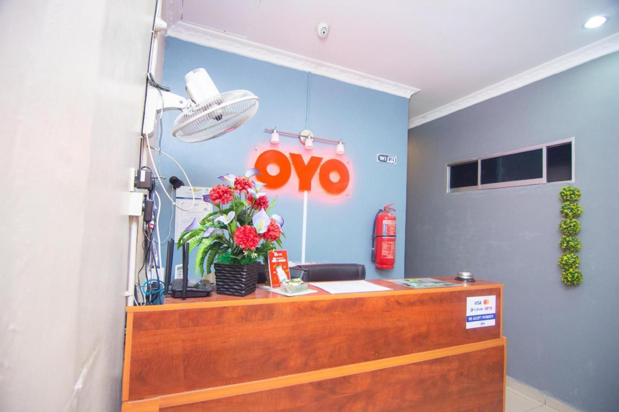 Oyo 1224 Hotel Hajah Rohayah Танджунґ-Малім Екстер'єр фото